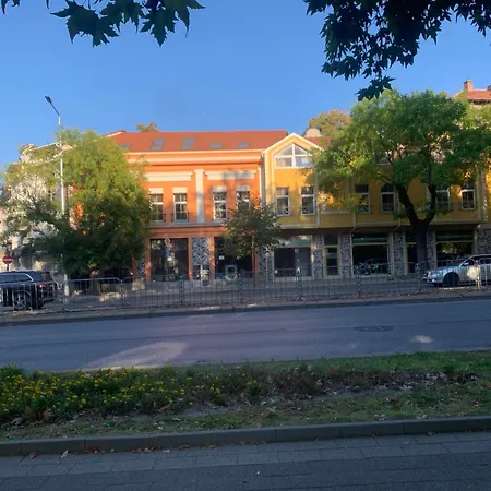 2 Bedroom The Quiet Luxury 3 Пловдив