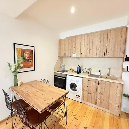 Apartment 2 Bedroom The Quiet Luxury 3 *