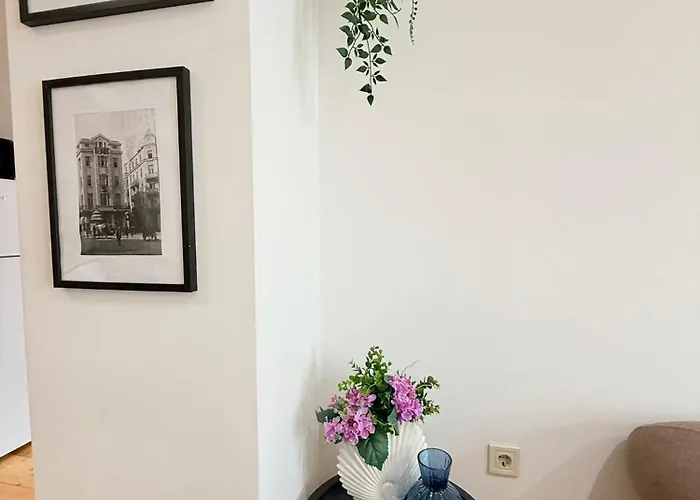 Апартаменти 2 Bedroom The Quiet Luxury 3